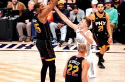 尼克斯队惊险取胜，太阳队遗憾败局