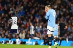 利物浦客场告捷，曼城轻松取胜