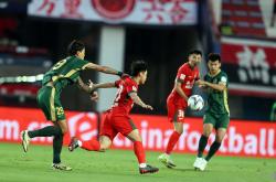 竞技足球联赛再掀热潮，强队激战展望