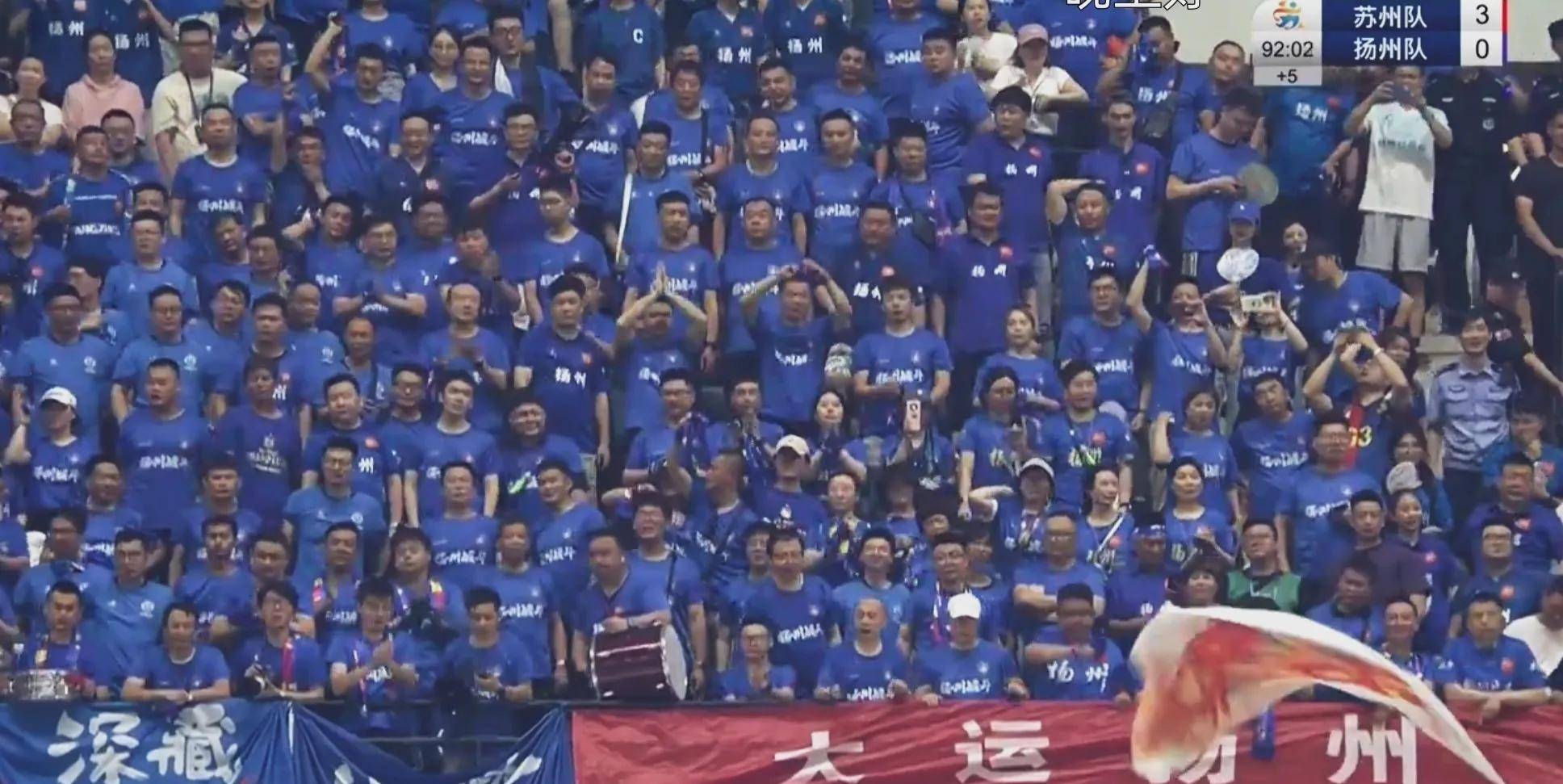 关于精彩赛事：球迷为偶像呐喊加油，期待辉煌表现的信息