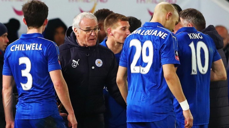 包含都灵大胜保级对手，摆脱降级区困境的词条