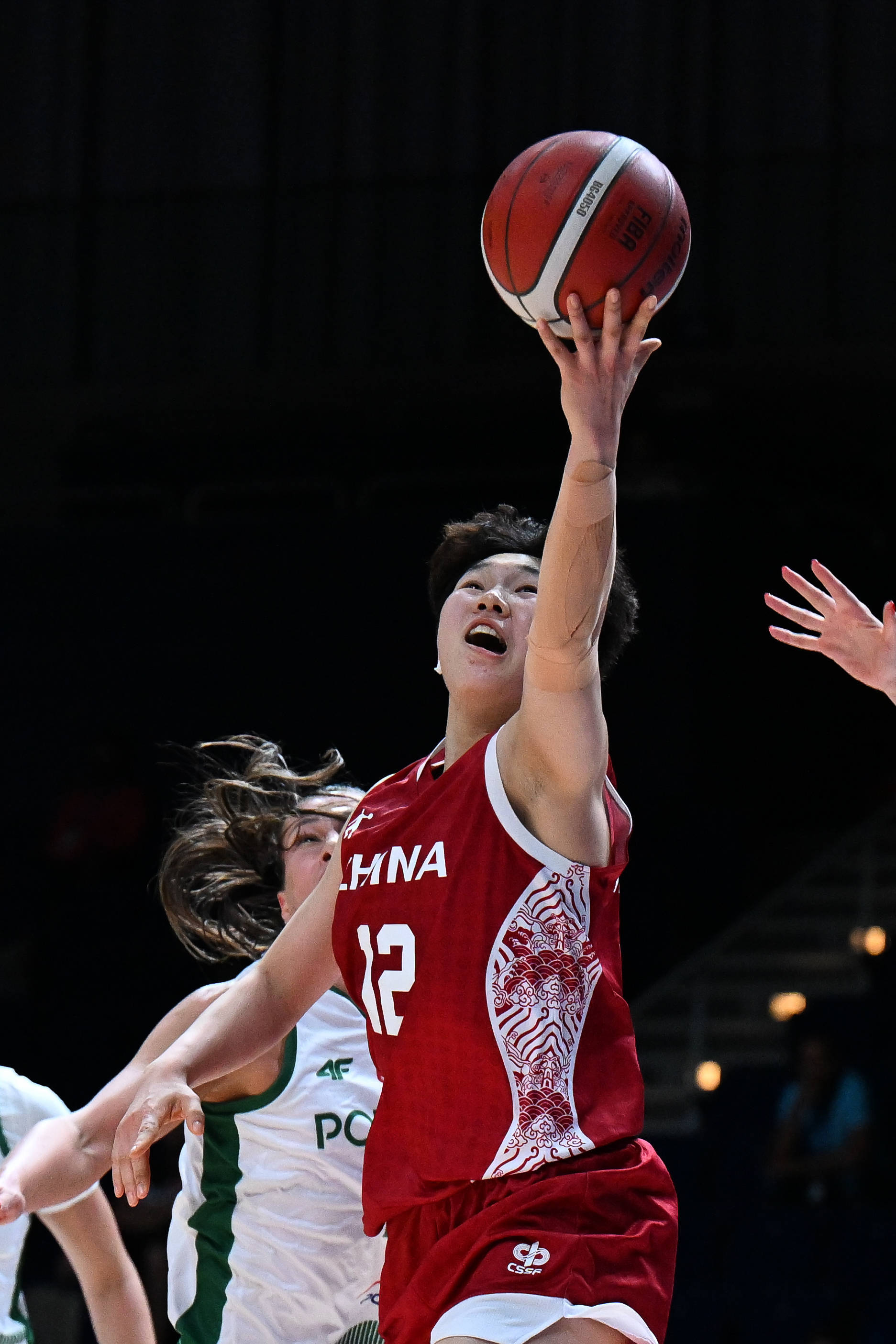 关于亚洲队球员努力奋斗，国际篮球挑战赛场连连取胜的信息