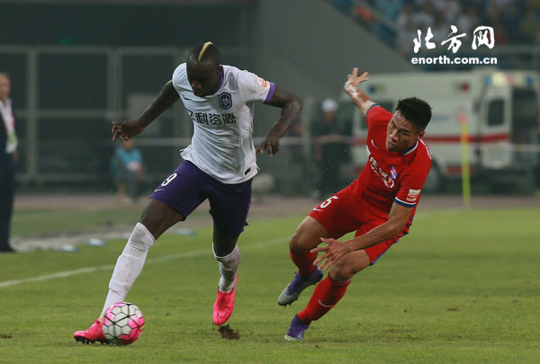 重庆力帆客场绝杀天津泰达，赢得三分的简单介绍