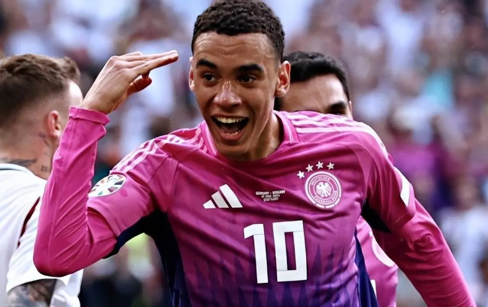 荷尔斯登斩获胜利，成功争夺欧洲杯正赛的简单介绍