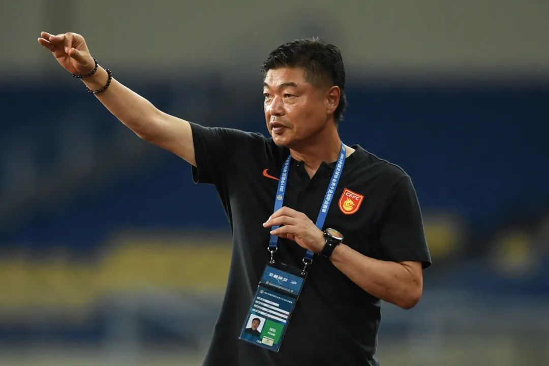 防线坚固：球队备战后防万无一失的简单介绍