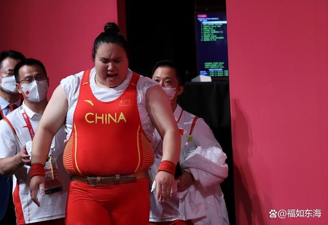 包含举重比赛中黑马崭露头角，多国选手表现出色的词条