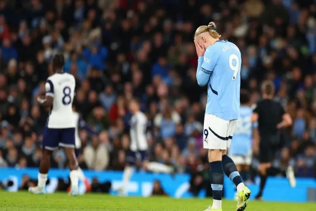 利物浦客场告捷，曼城轻松取胜