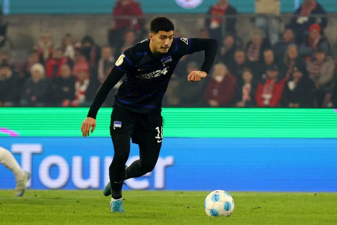 关于柏林赫塔后卫状态低迷，防守漏洞频现的信息