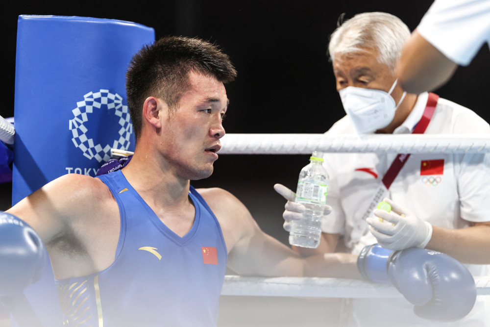 印度选手在拳击比赛中遭遇失败