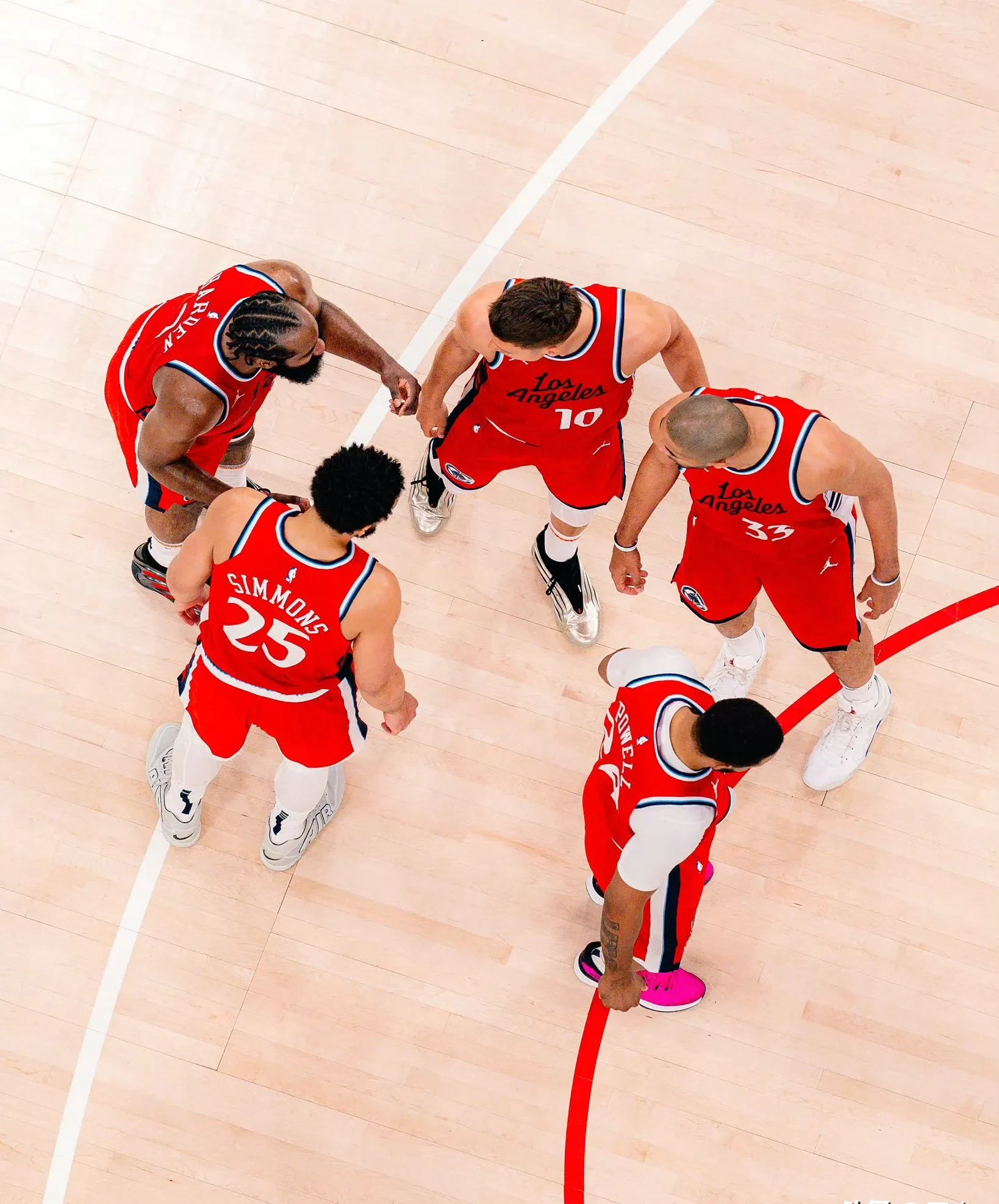 球队磨合状态逐渐提升取得胜利